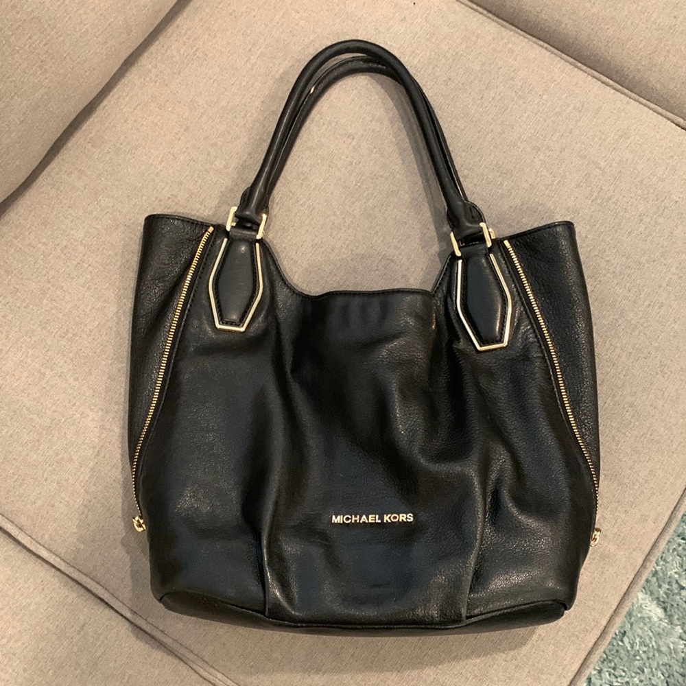 Black Michael Kors shoulder bag